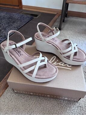 NEW Zodiac Rita Birch SY Beige Platform Wedge Sandals Size 10